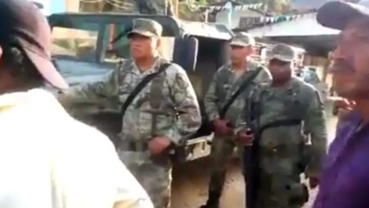 Militares retenidos